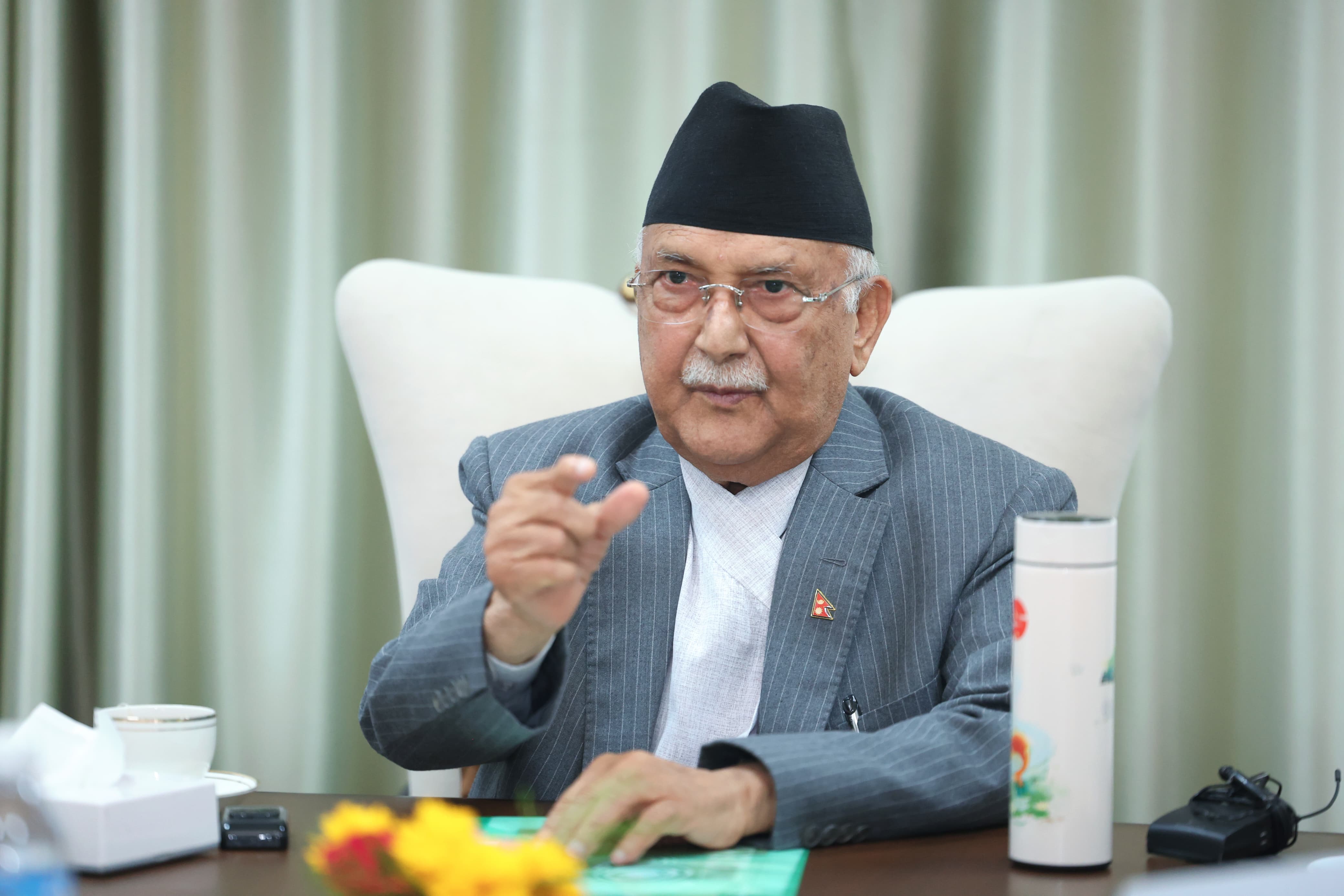 गभर्नर पोल्टामा पार्ने ओलीको सपनामा तुसारापात, सरकारको आयु ०८४ सम्मै सुरक्षित