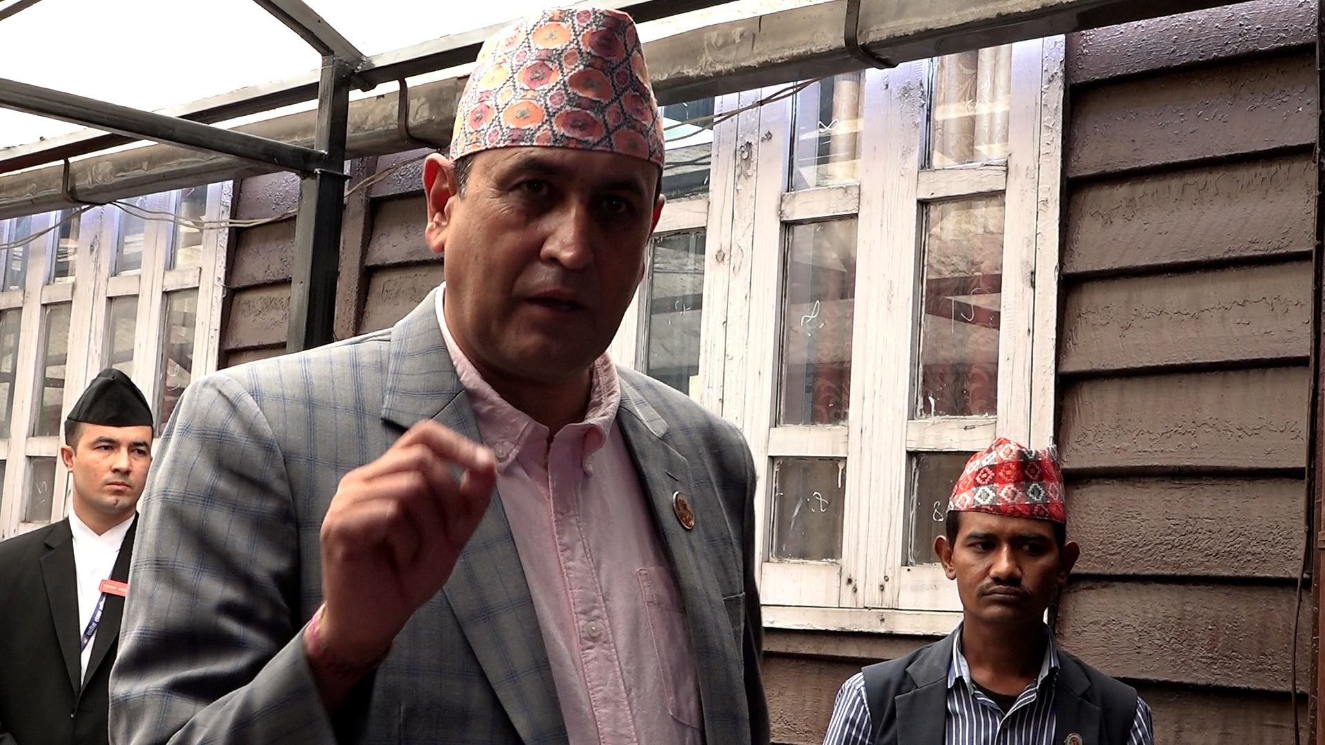 रामहरि खतिवडामाथि राजीनामाको दबाब (भिडियोसहित)