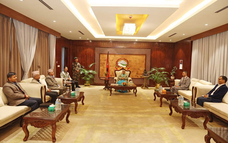 चुनावमा सघाउन प्रधानमन्त्री कार्कीको आग्रह, वातावरण बनाउन एमालेको शर्त