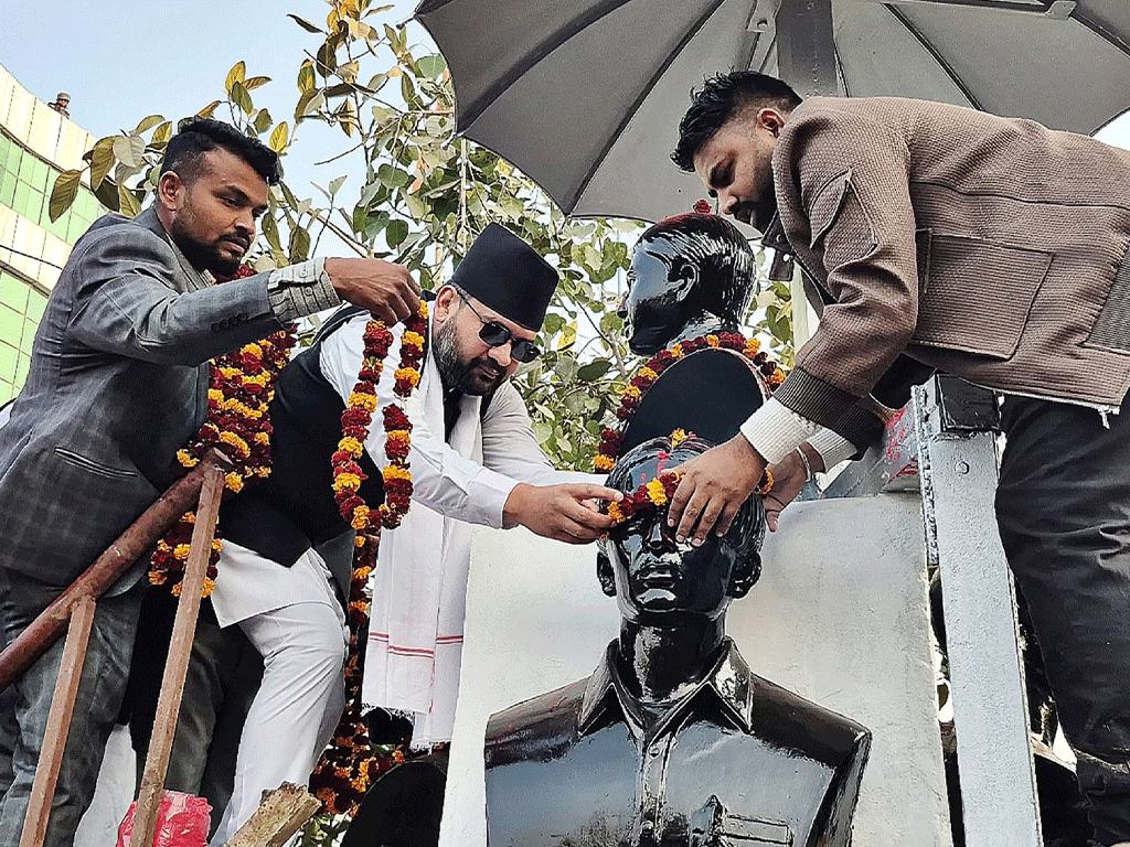 बलिदानी दिवसमा बालेनले लहान पुगेर शहीदलाई सम्झिए