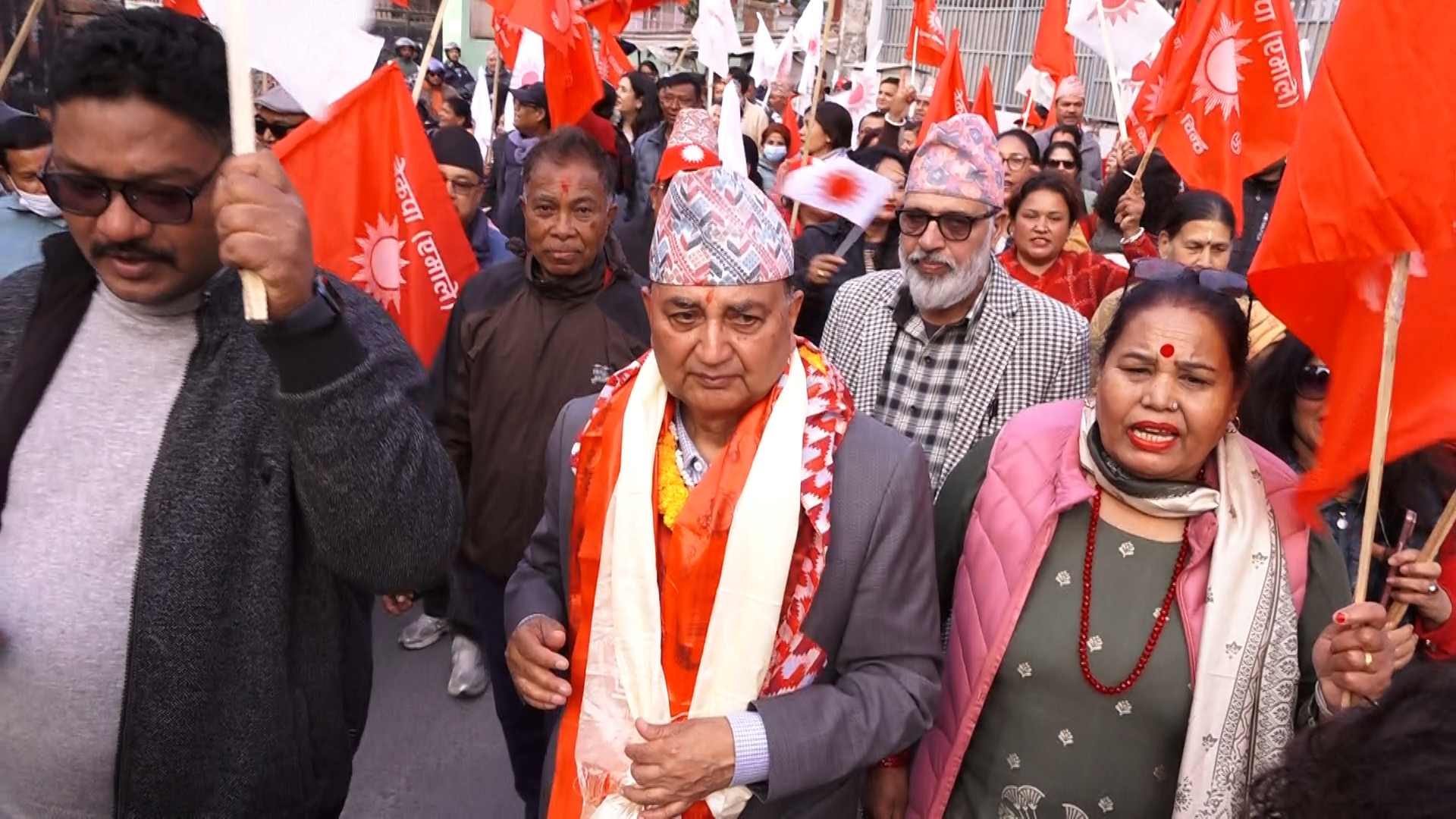 काठमाडौं–५ मा ईश्वर पोखरेलको घरदैलो, स्वाधिनताका मुद्दामा दृढतापूर्वक उभिने