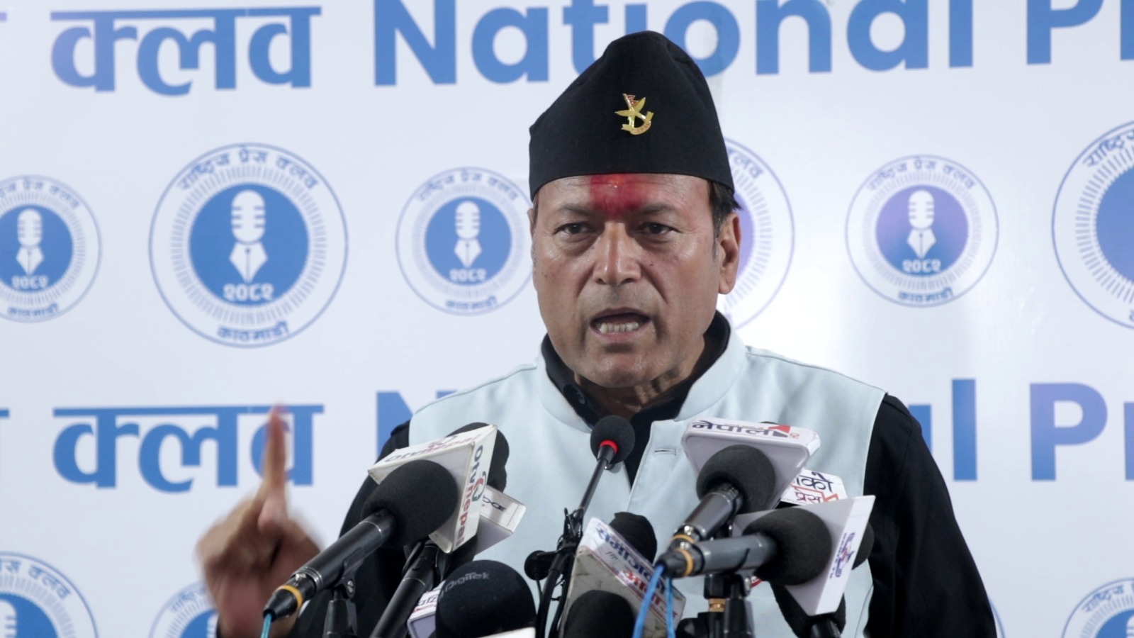गणतन्त्र असफल भइसक्यो, देश जोगाउन राजसंस्था चाहिन्छ-डा. बोहोरा