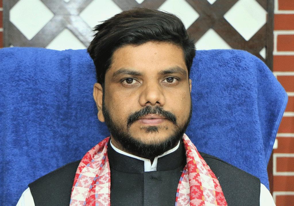मन्त्री यादवद्वारा श्रमिक लक्षित तीन महत्वपूर्ण घोषणा