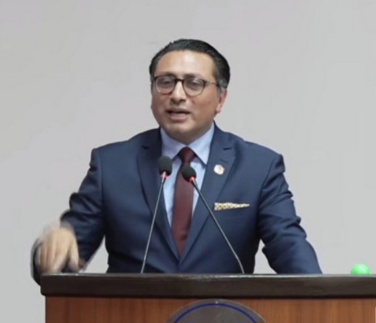 पूर्वअर्थमन्त्रीहरूसँग स्वर्णिमको भेट : आर्थिक सुधारदेखि खर्च कटौतीसम्मका विषयमा जोड